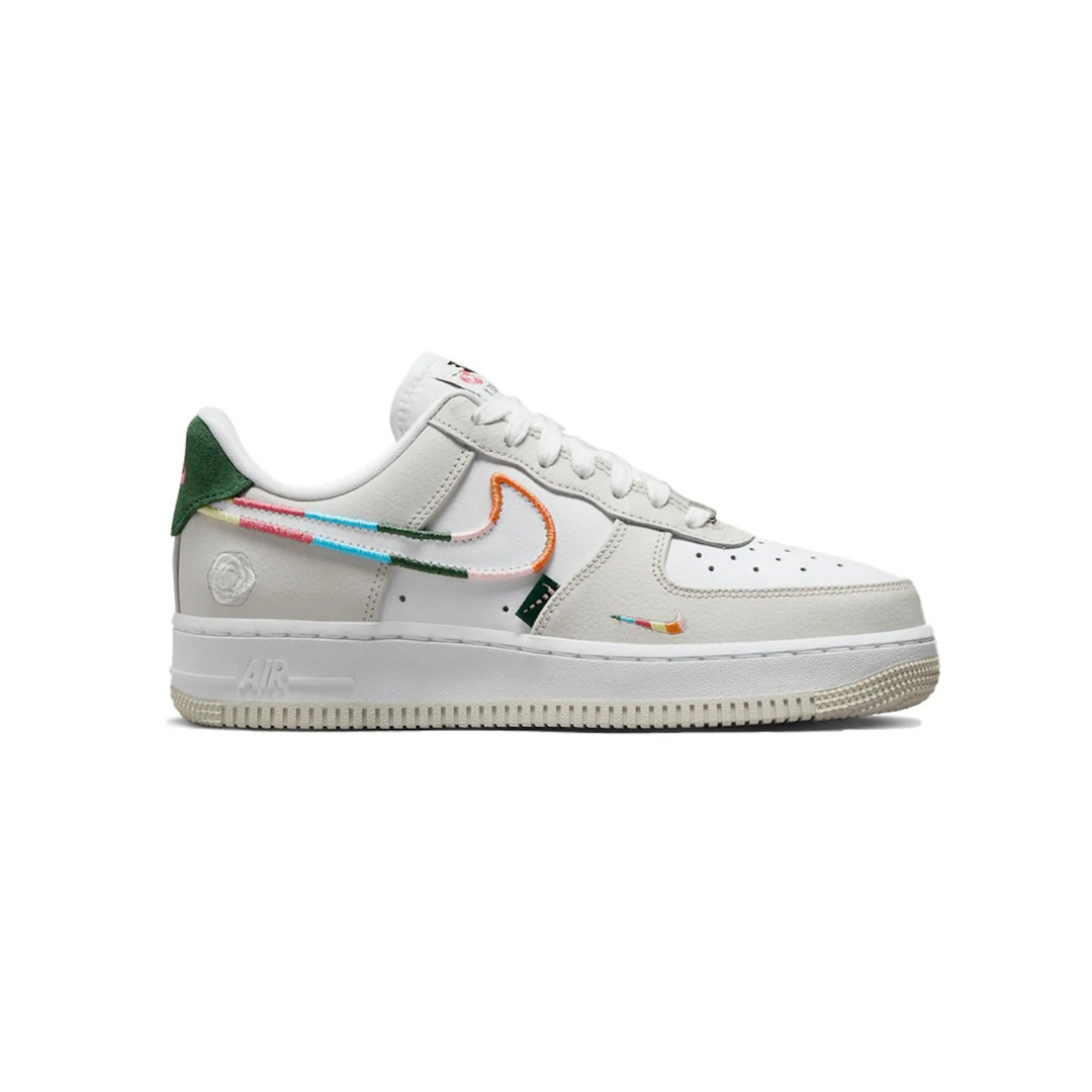 NIKE AIR FORCE 1'07 - ALL PETALS UNITED