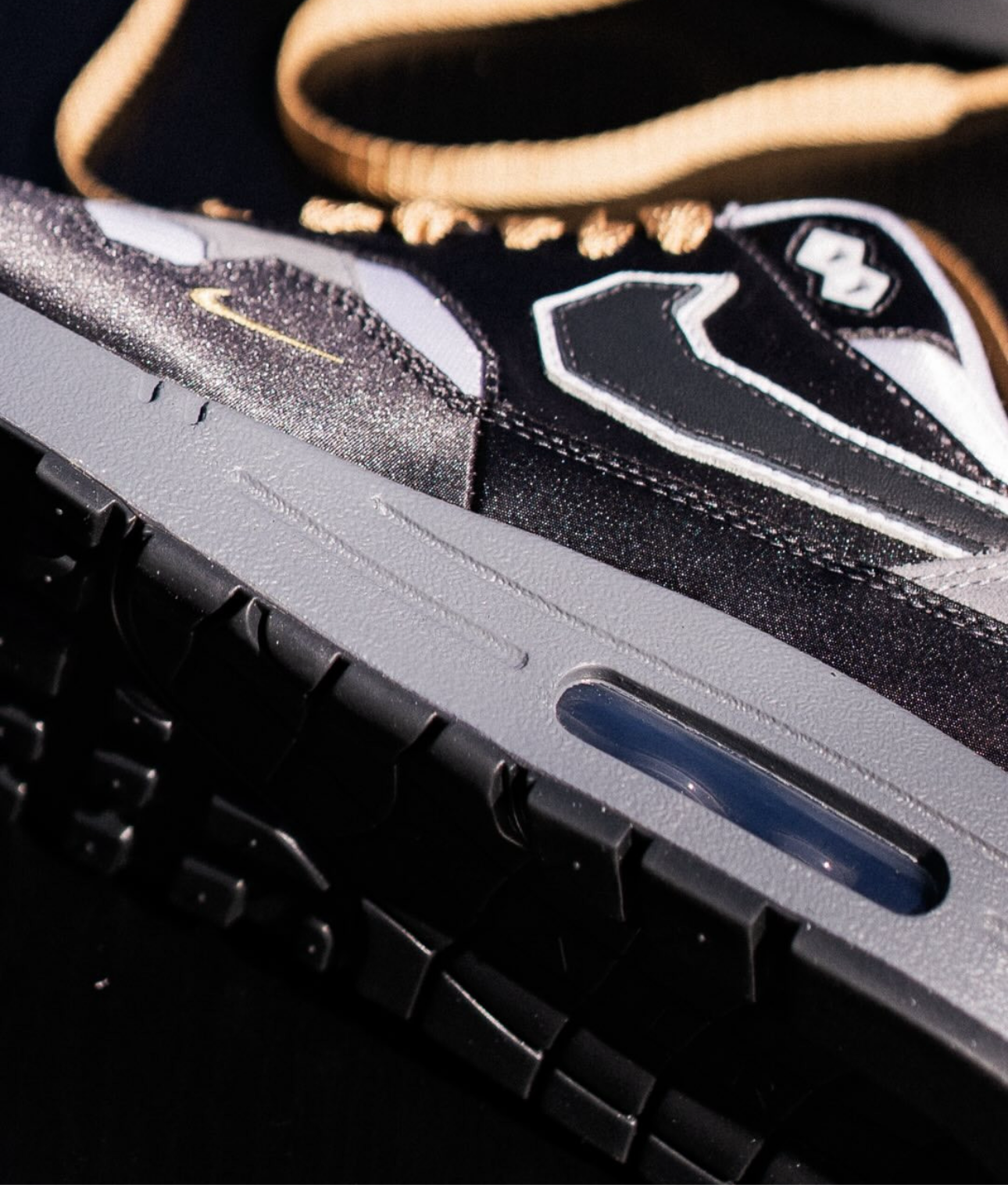 Nike Air Max 1 .SWOOSH Low Poly Big Head Mode