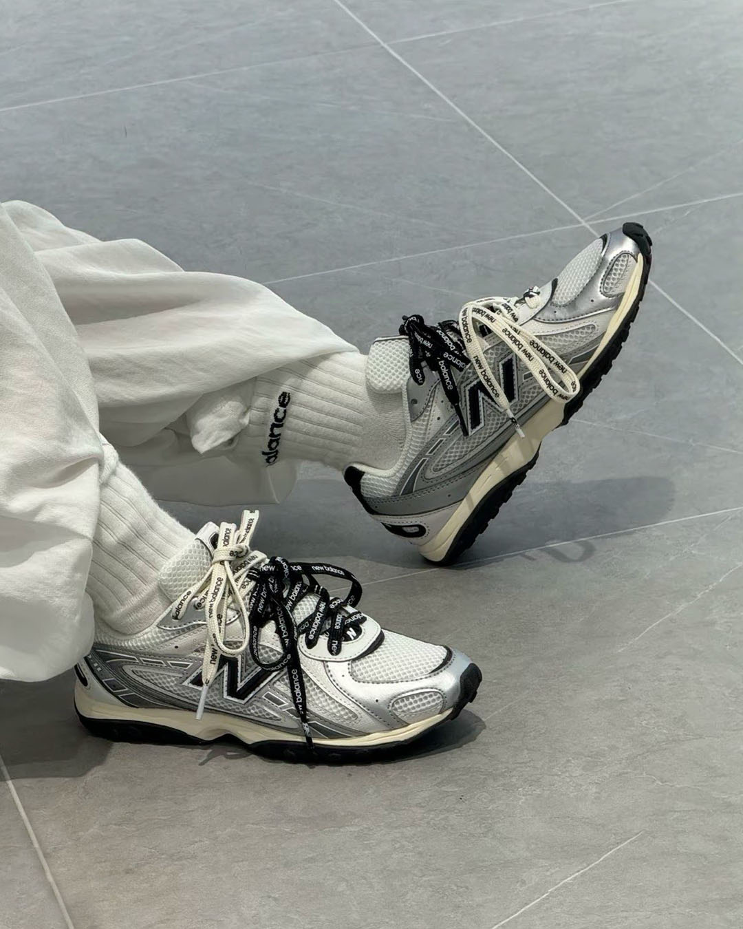 New Balance 204L Silver Metallic Black