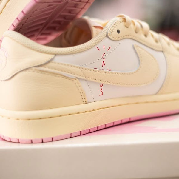 Jordan 1 Retro Low OG SP Travis Scott Shy Pink