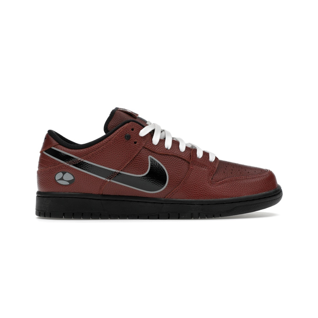 Nike SB Dunk Low Limosine Skateboards