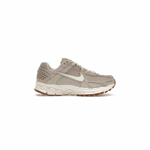 NIKE ZOOM VOMERO 5 - LIGHT OREWOOD BROWN