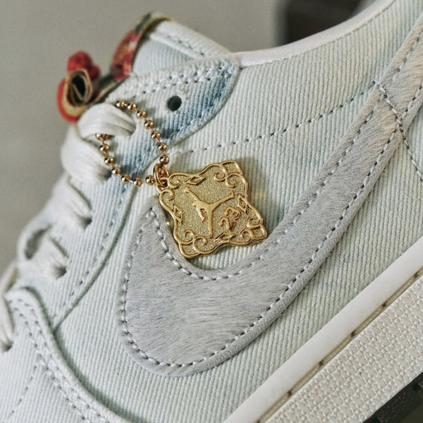 Jordan 1 Retro Low OG Football Grey Sail Light Chocolate