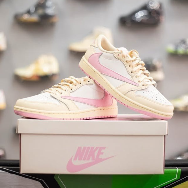 Jordan 1 Retro Low OG SP Travis Scott Shy Pink