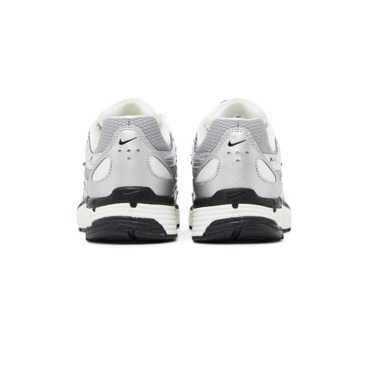 NIKE P-6000 - METALLIC SILVER