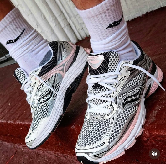 Saucony ProGrid Omni 9 Silver Pink