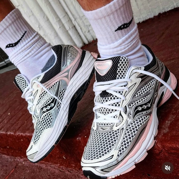 Saucony ProGrid Omni 9 Silver Pink