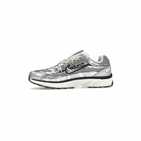 NIKE P-6000 - METALLIC SILVER