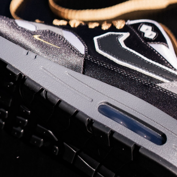 Nike Air Max 1 .SWOOSH Low Poly Big Head Mode