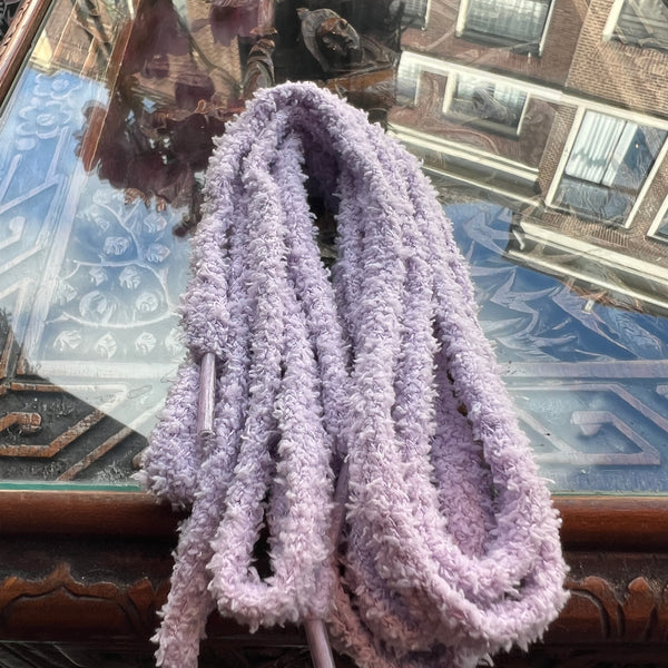 FLUFFY LACES LILAC