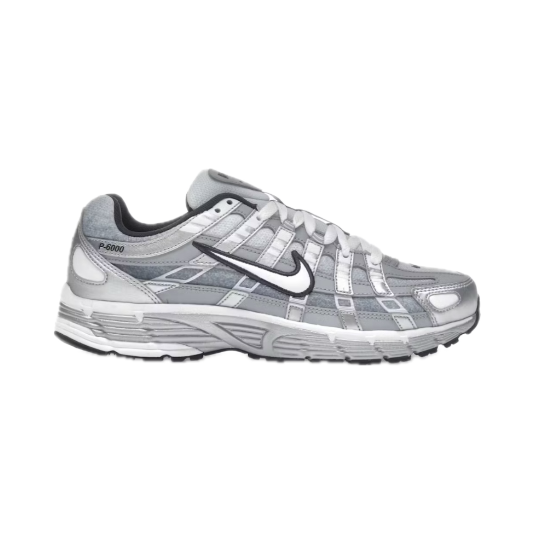 NIKE P-6000 - METALLIC SILVER SUMMIT WHITE-WOLF GREY