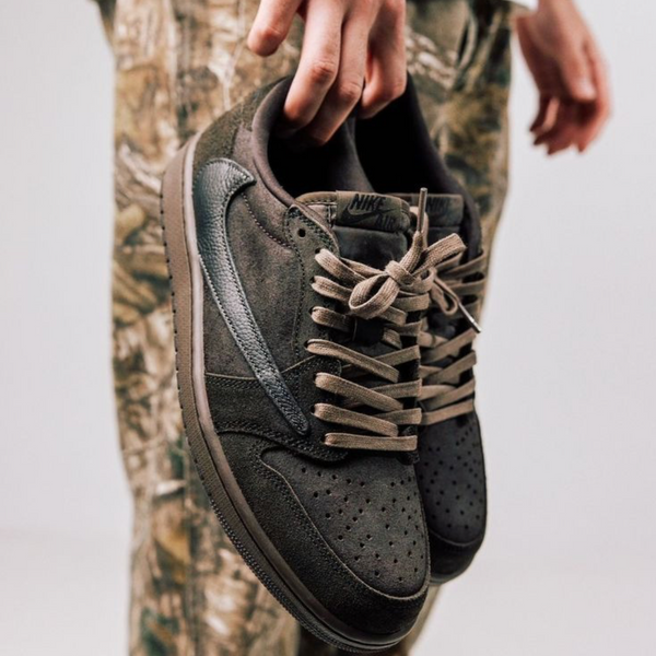 Jordan 1 Retro Low OG SP Travis Scott Velvet Brown