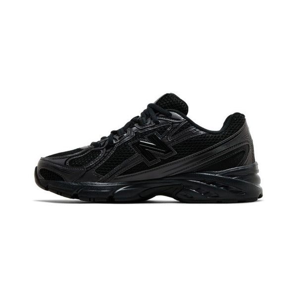 New Balance 740 Triple Black