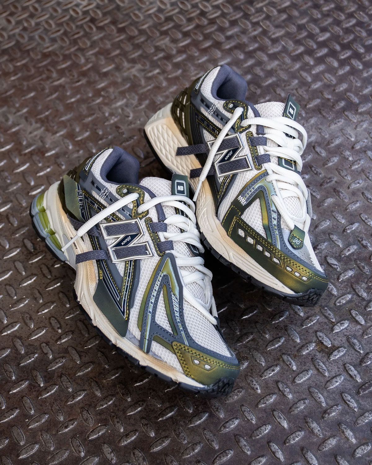 NEW BALANCE 1906A - OLIVE JUICE SEA SALT