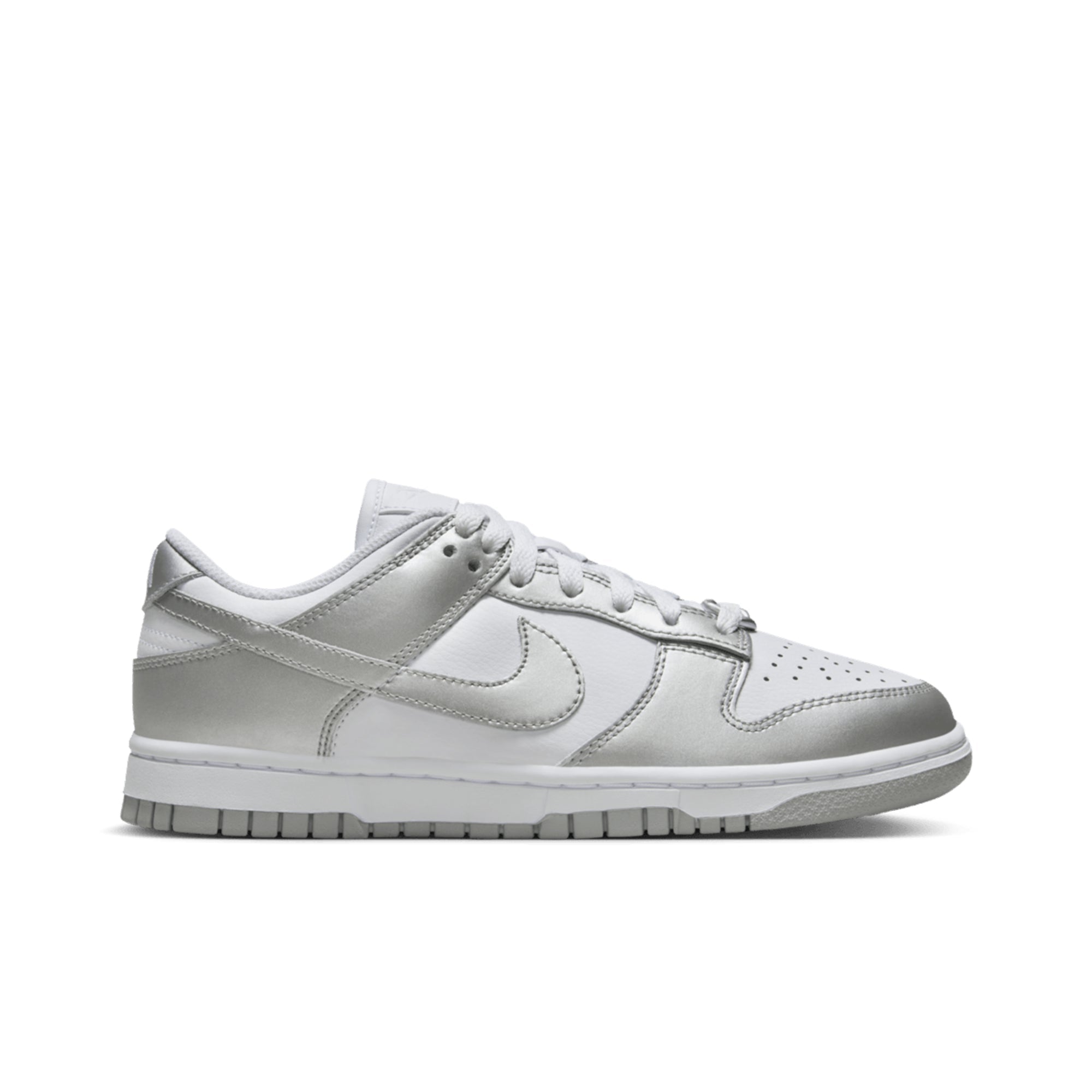 Nike Dunk Low Metallic Silver (W)