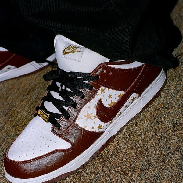 Nike SB Dunk Low Supreme Stars Barkroot Brown