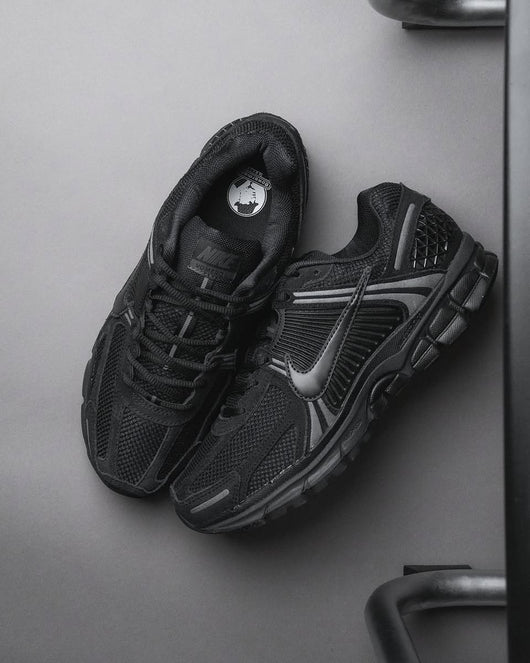 Nike Zoom Vomero 5 Black Metallic Dark Grey