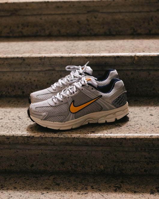 Nike Zoom Vomero 5 Pure Platinum Laser Orange