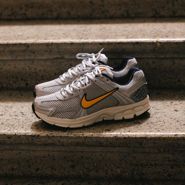 Nike Zoom Vomero 5 Pure Platinum Laser Orange