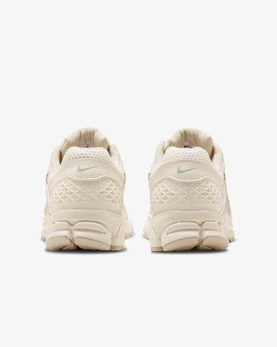 NIKE ZOOM VOMERO 5 SAIL LIGHT OREWOOD BROWN