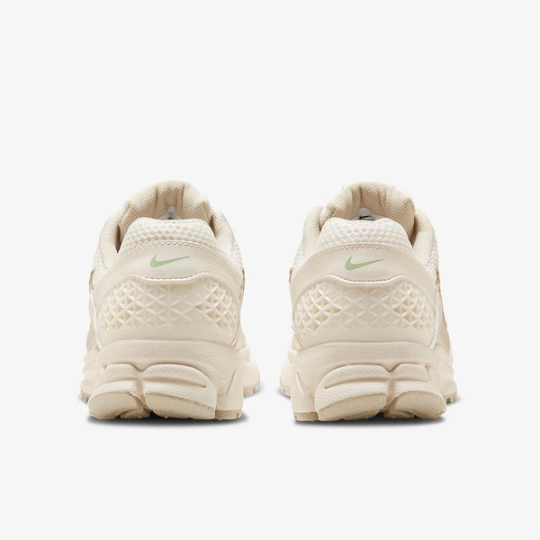 NIKE ZOOM VOMERO 5 SAIL LIGHT OREWOOD BROWN
