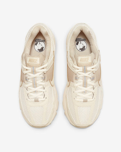 NIKE ZOOM VOMERO 5 SAIL LIGHT OREWOOD BROWN