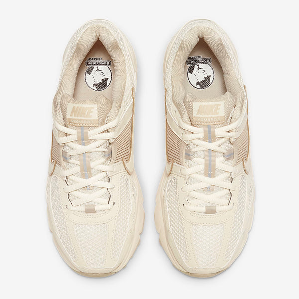 NIKE ZOOM VOMERO 5 SAIL LIGHT OREWOOD BROWN